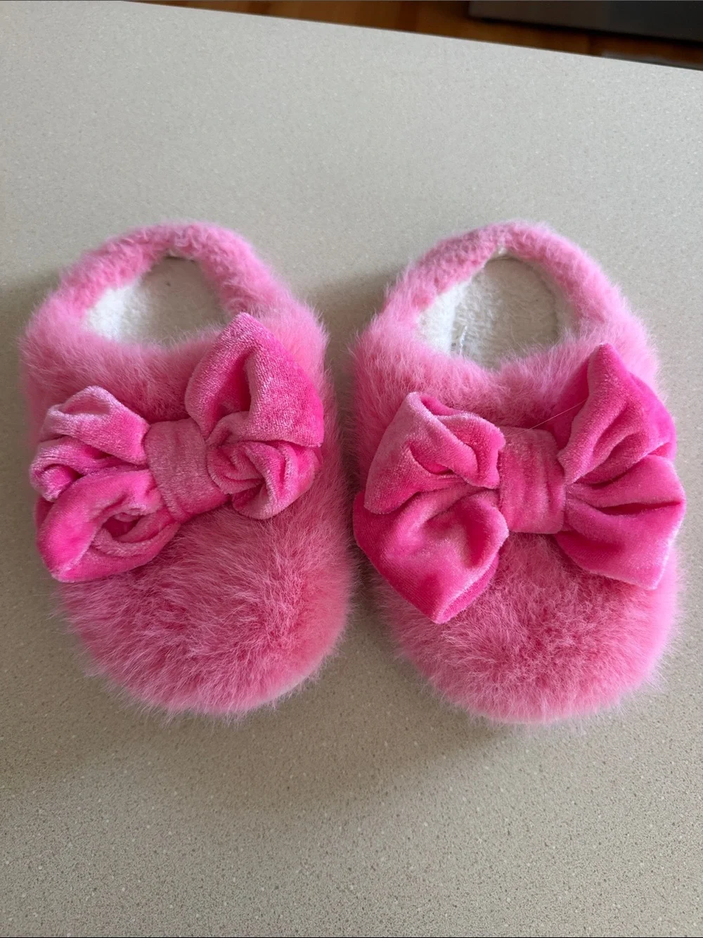 Girls Pink Bow Fuzzy Slippers - Cozy Plush Indoor Shoes